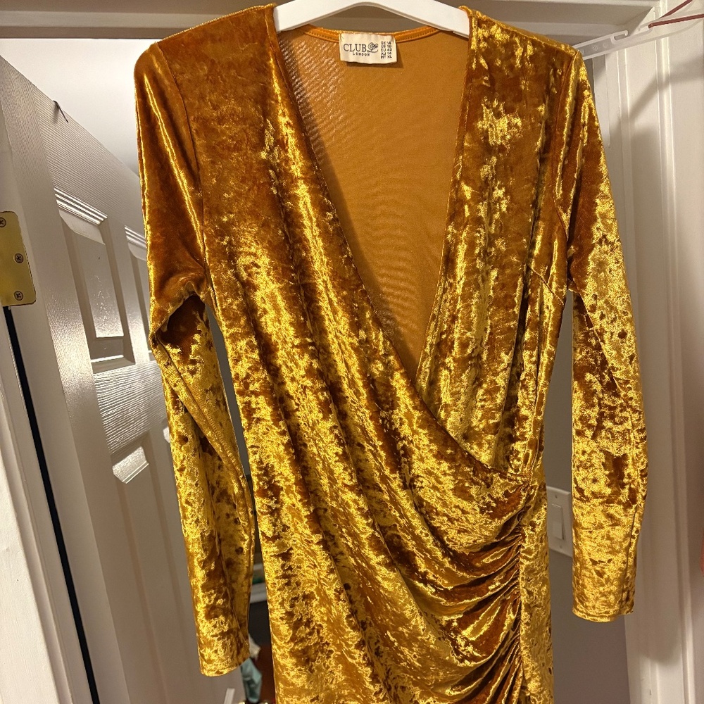 Crush velvet gold dress
